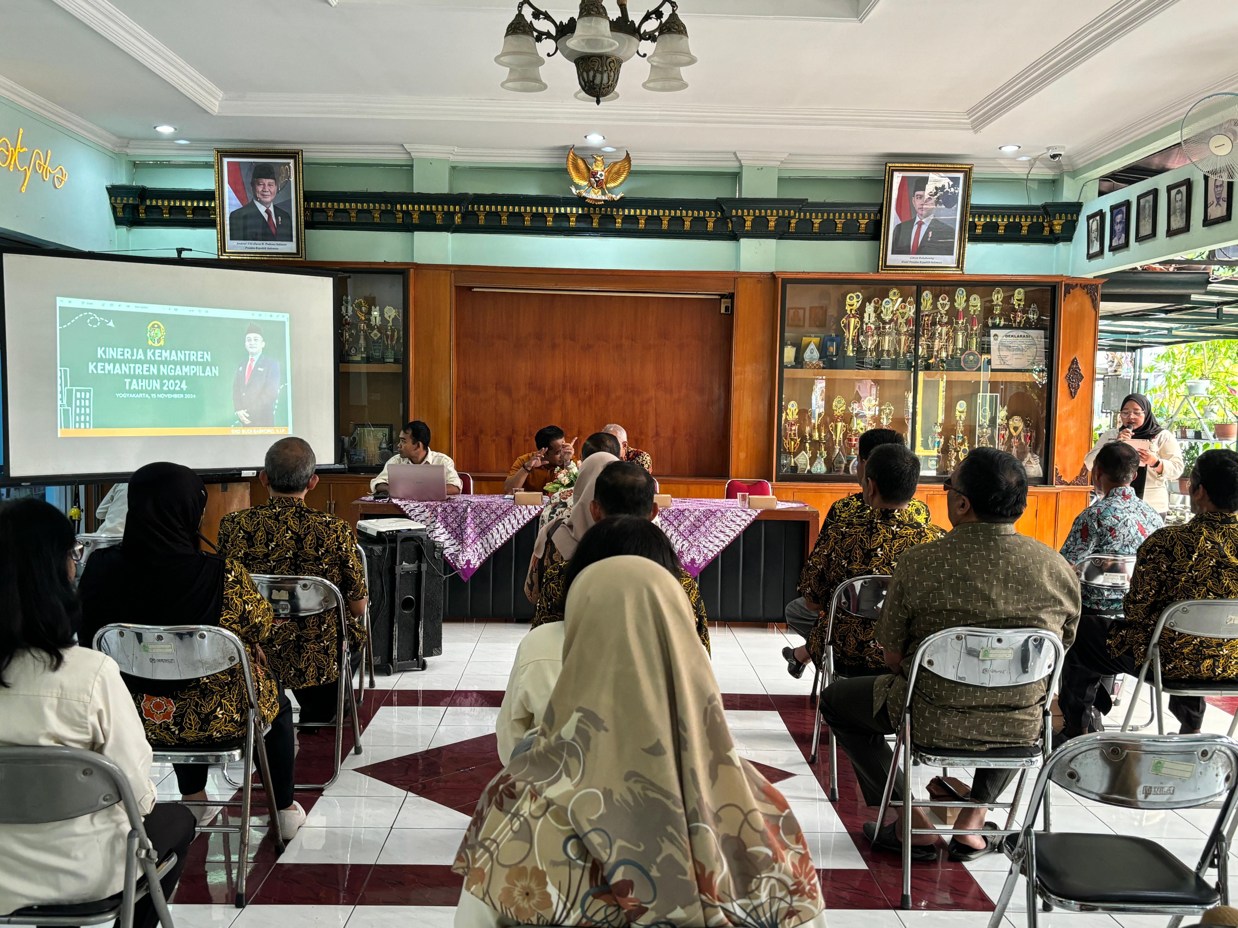 Kunjungan Kerja Kecamatan Selopuro ke Kemantren Ngampilan